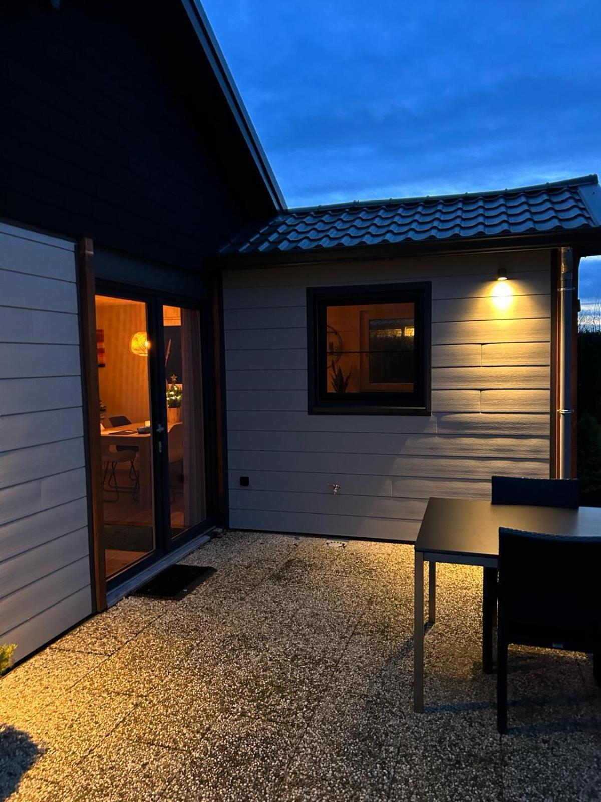 Oosterschelde Lodge Met Veel Privacy En Dicht Bij Het Water Scherpenisse Bagian luar foto