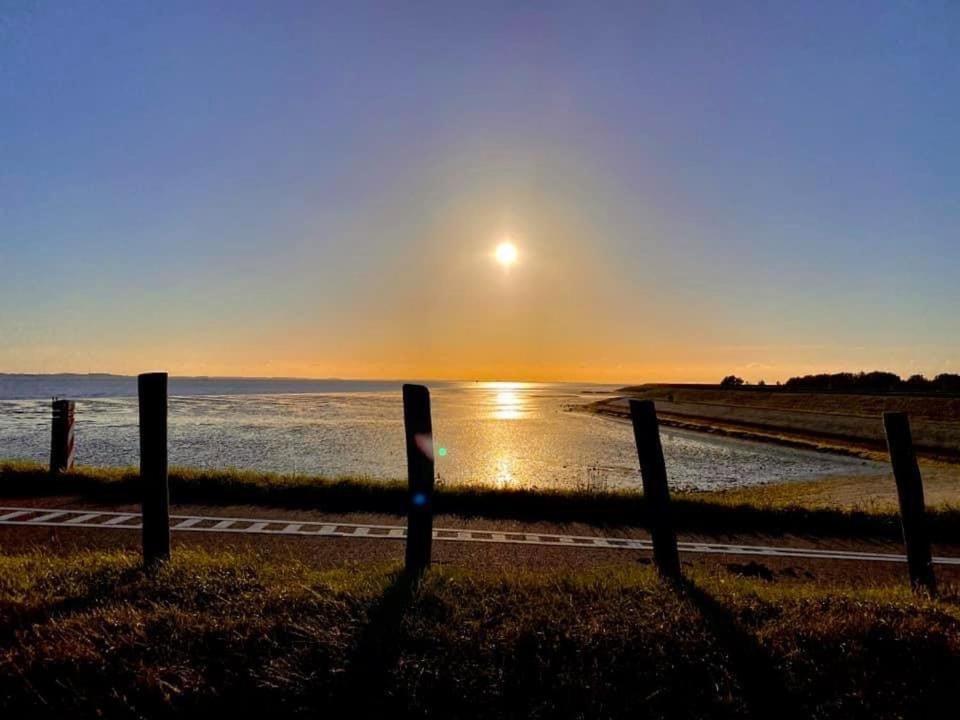 Oosterschelde Lodge Met Veel Privacy En Dicht Bij Het Water Scherpenisse Bagian luar foto