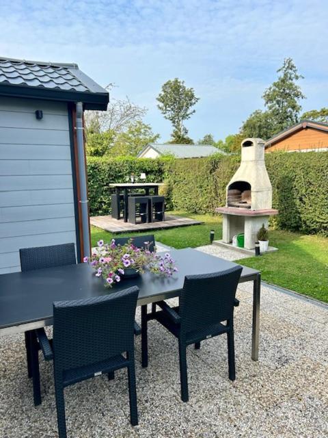 Oosterschelde Lodge Met Veel Privacy En Dicht Bij Het Water Scherpenisse Bagian luar foto